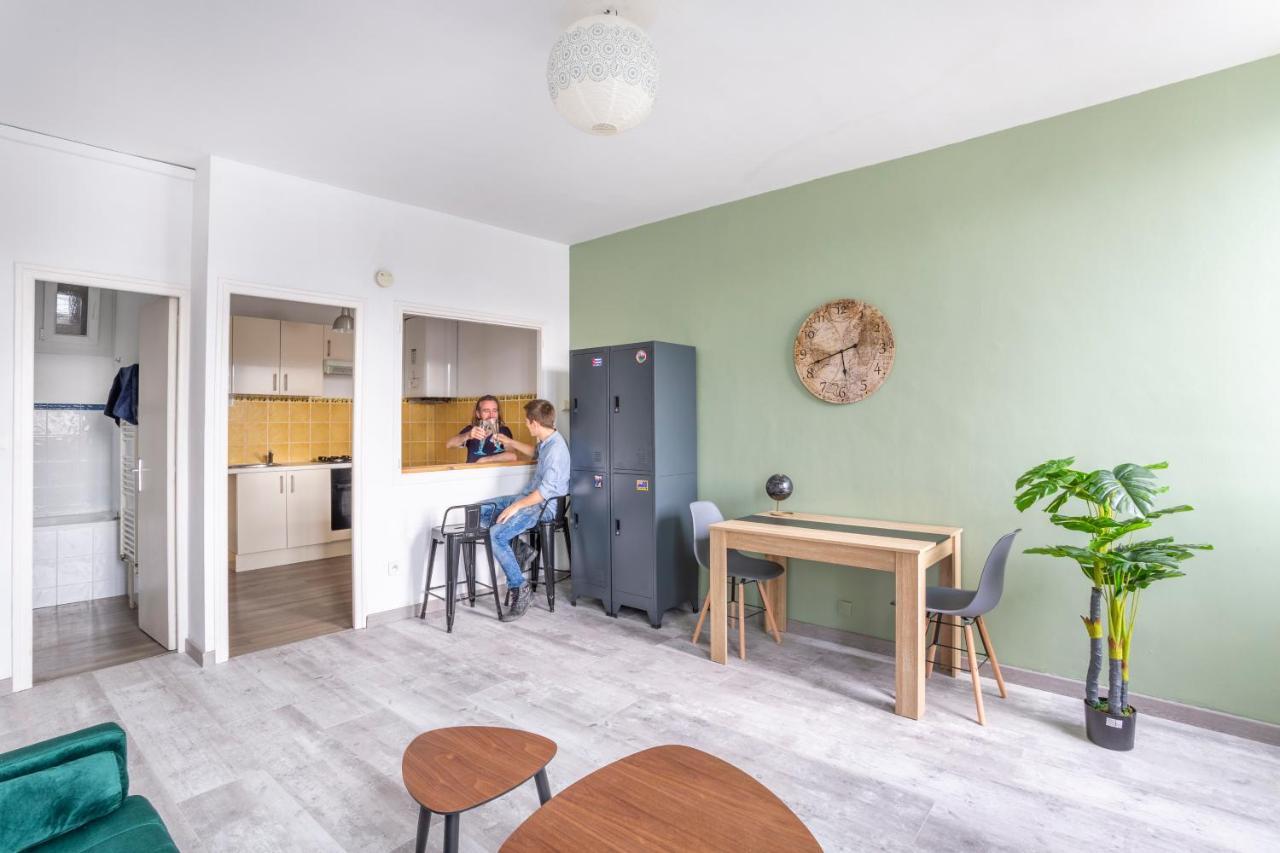 Hostel Ambassade Bretonne Vieux-Port マルセイユ エクステリア 写真