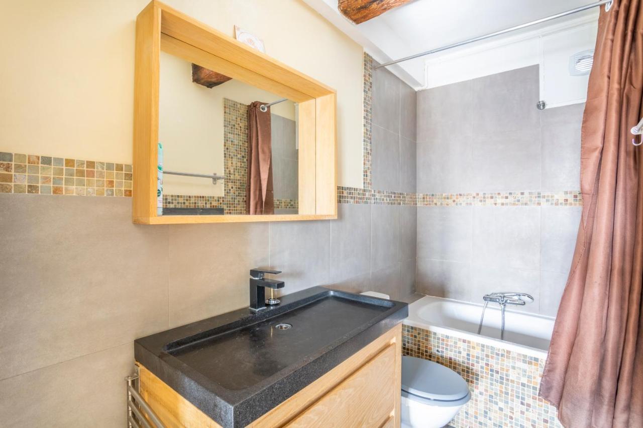 Hostel Ambassade Bretonne Vieux-Port マルセイユ エクステリア 写真
