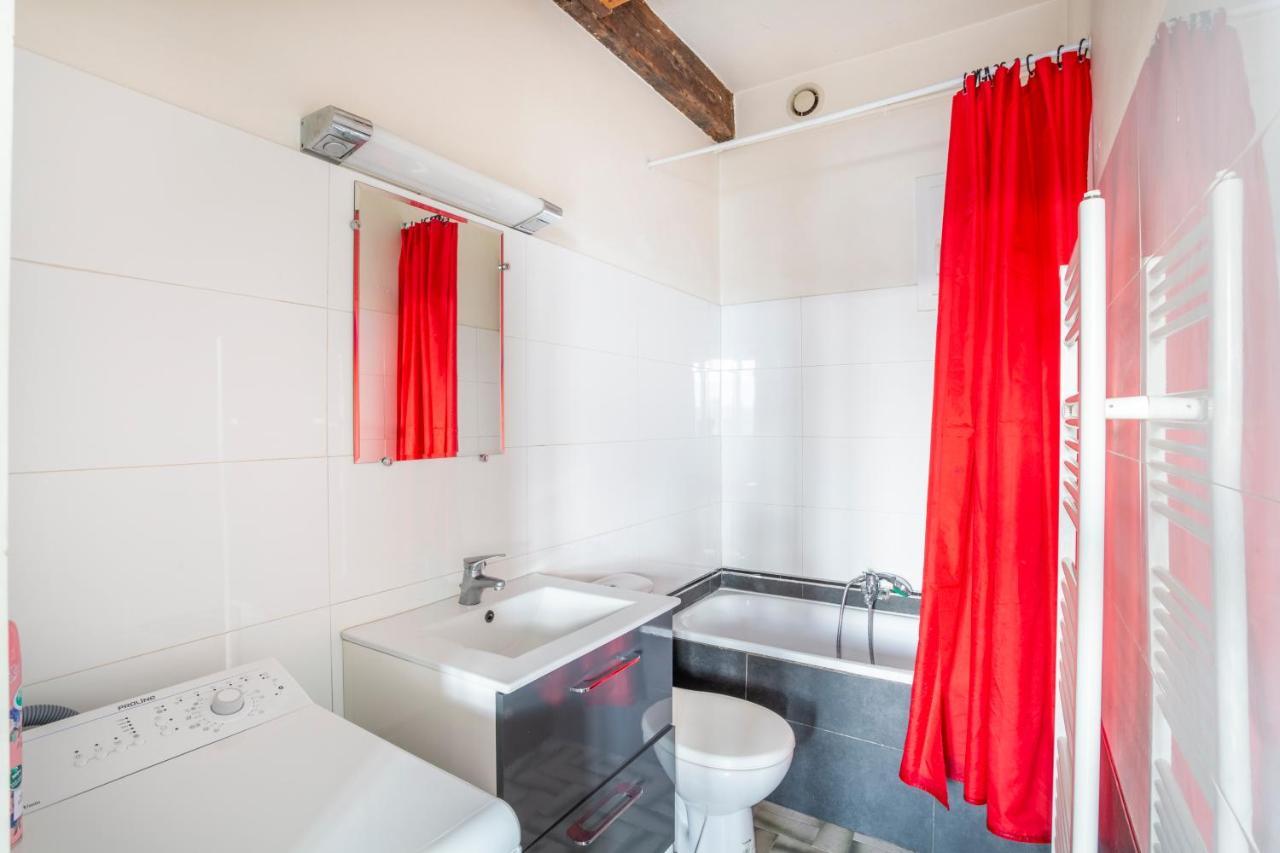 Hostel Ambassade Bretonne Vieux-Port マルセイユ エクステリア 写真