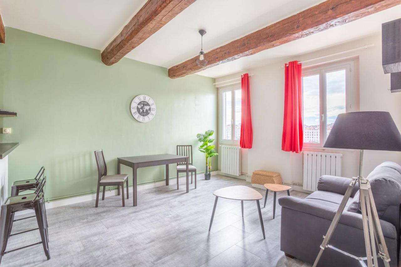 Hostel Ambassade Bretonne Vieux-Port マルセイユ エクステリア 写真